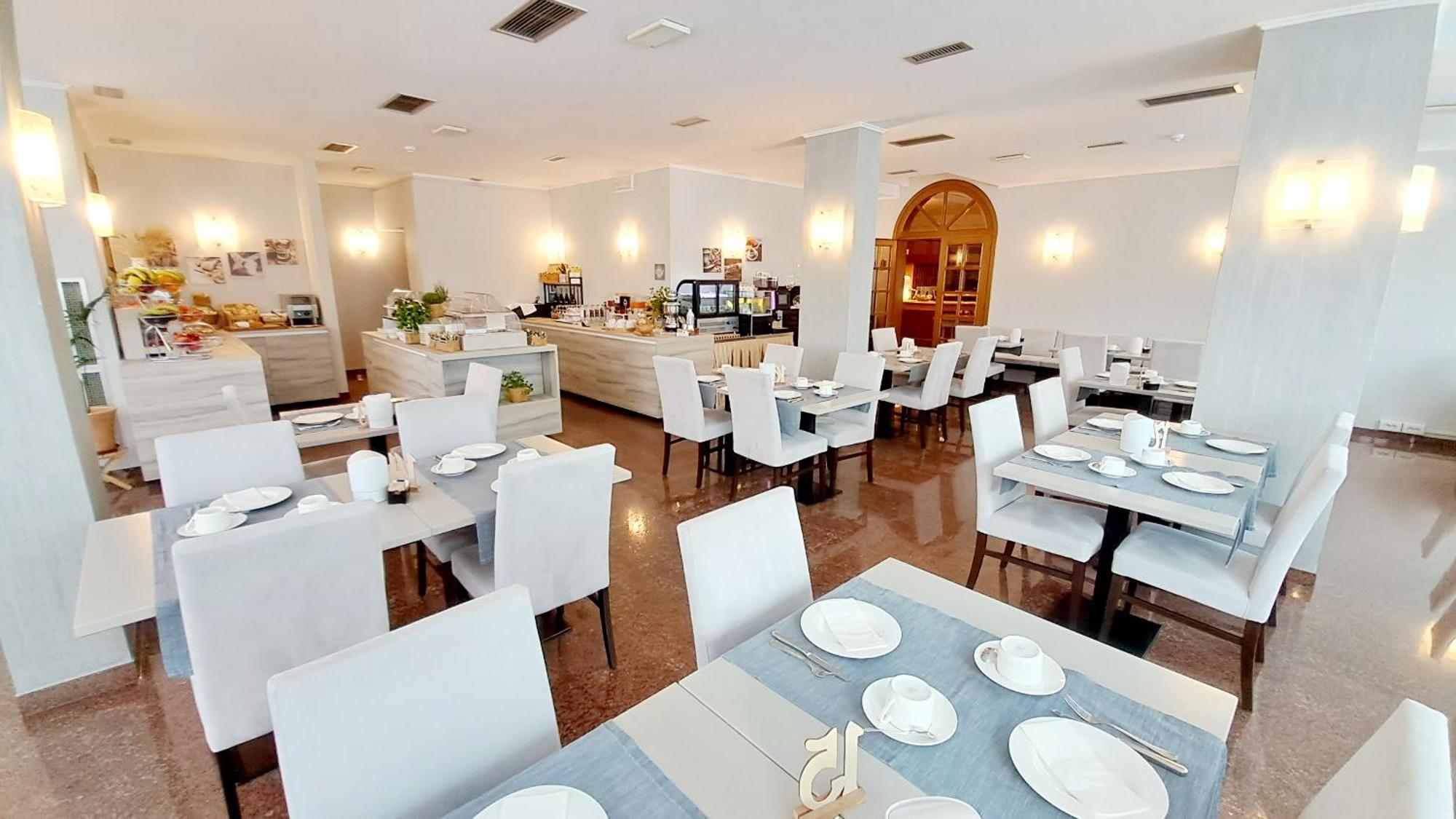 Hotel & Wellness Fra I Pini Lignano Sabbiadoro Exterior foto